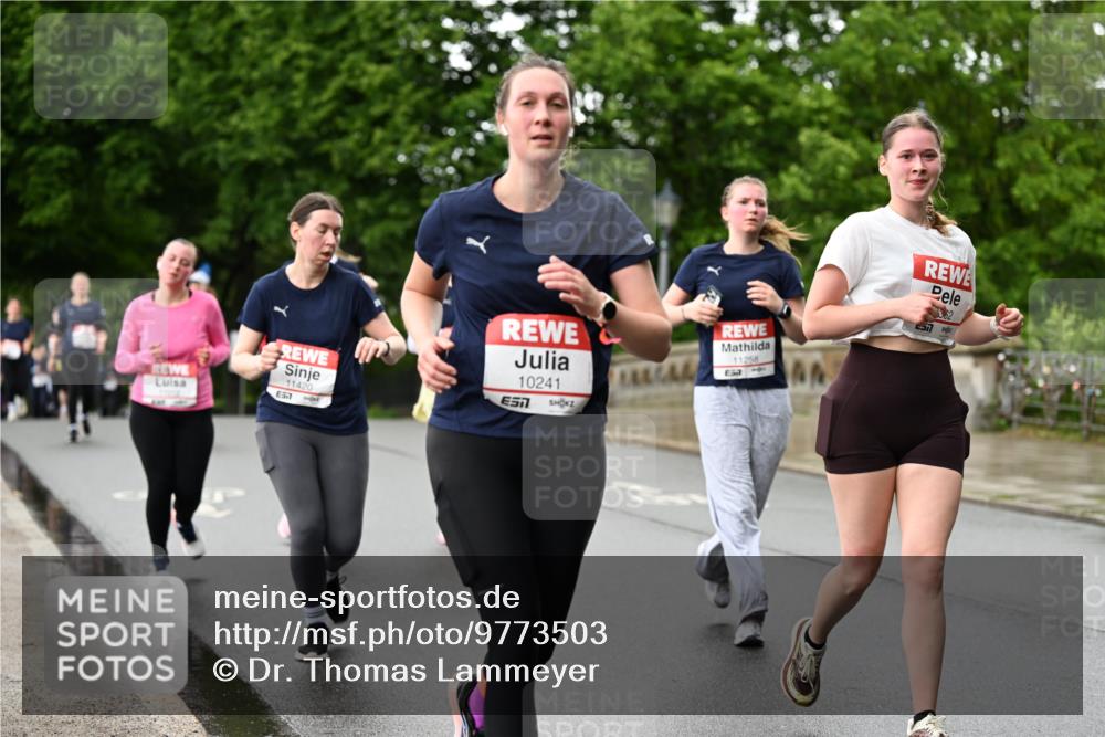 14.06.2026 - REWE Women's Run Dr. Thomas Lammeyer http://msf.ph/oto/9773503 14.06.2026 09:52:44 Laufen 11420, 7, 10241, 11258, 22, 52 meine-sportfotos.de