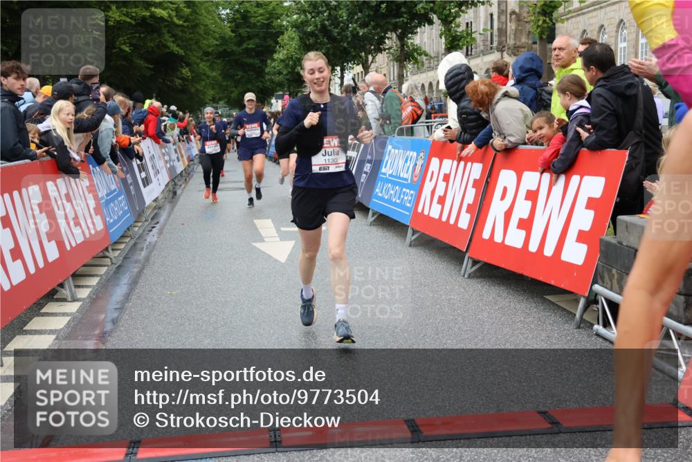 14.06.2026 - REWE Women's Run Strokosch-Dieckow http://msf.ph/oto/9773504 14.06.2026 09:55:32 Ziel 10150, 10231, 10598, 10810, 11089, 11300 meine-sportfotos.de