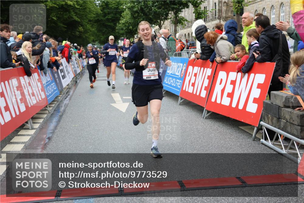 14.06.2026 - REWE Women's Run Strokosch-Dieckow http://msf.ph/oto/9773529 14.06.2026 09:55:32 Ziel 10150, 10231, 10598, 10810, 11089, 11300 meine-sportfotos.de