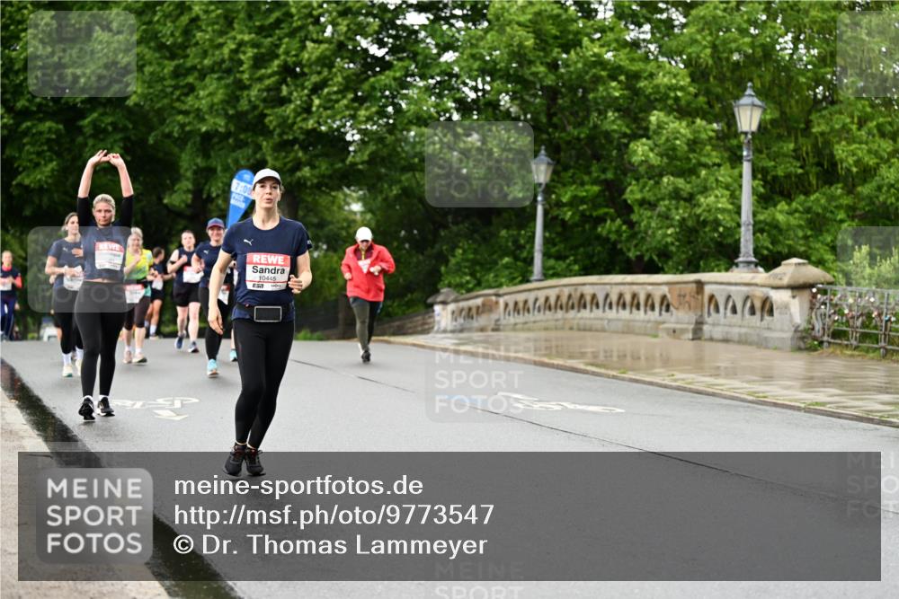 14.06.2026 - REWE Women's Run Dr. Thomas Lammeyer http://msf.ph/oto/9773547 14.06.2026 09:52:50 Laufen 7, 00, 10445 meine-sportfotos.de