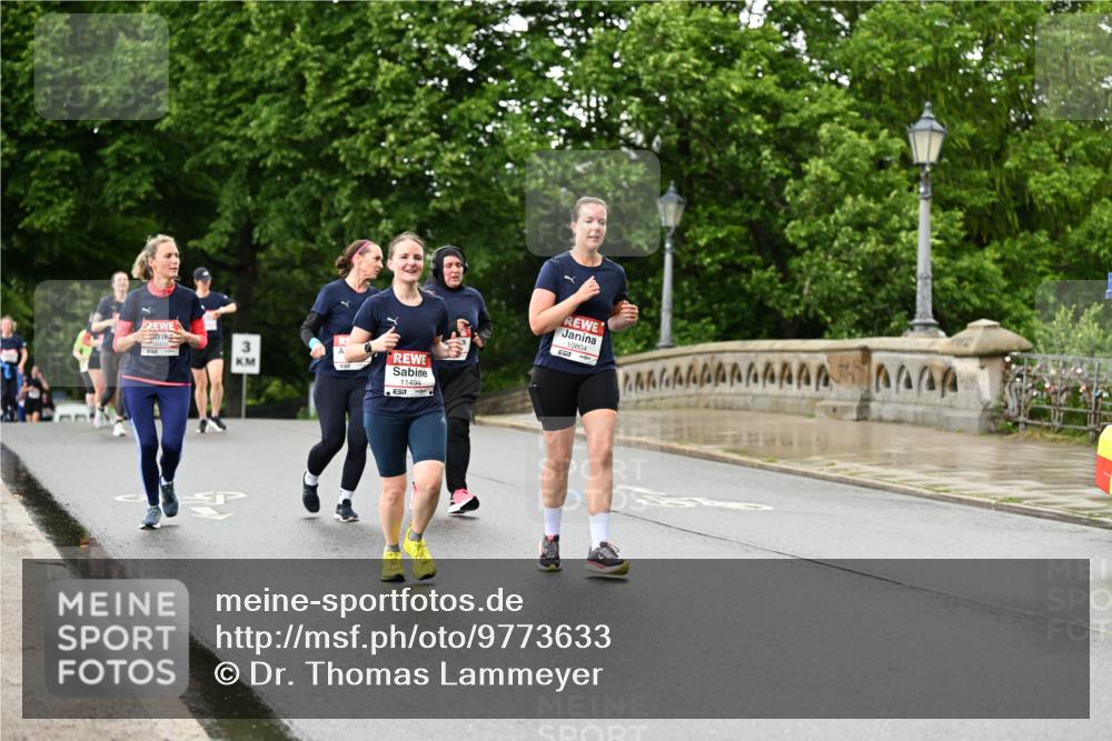 14.06.2026 - REWE Women's Run Dr. Thomas Lammeyer http://msf.ph/oto/9773633 14.06.2026 09:53:00 Laufen 3, 11494, 10804 meine-sportfotos.de