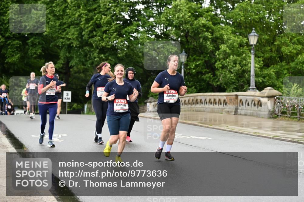 14.06.2026 - REWE Women's Run Dr. Thomas Lammeyer http://msf.ph/oto/9773636 14.06.2026 09:53:00 Laufen 10408, 3, 11494, 10804, 7 meine-sportfotos.de