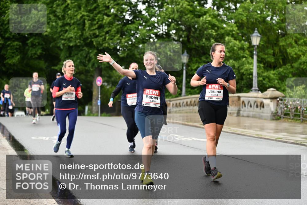 14.06.2026 - REWE Women's Run Dr. Thomas Lammeyer http://msf.ph/oto/9773640 14.06.2026 09:53:01 Laufen 10408, 11494, 7, 10804 meine-sportfotos.de