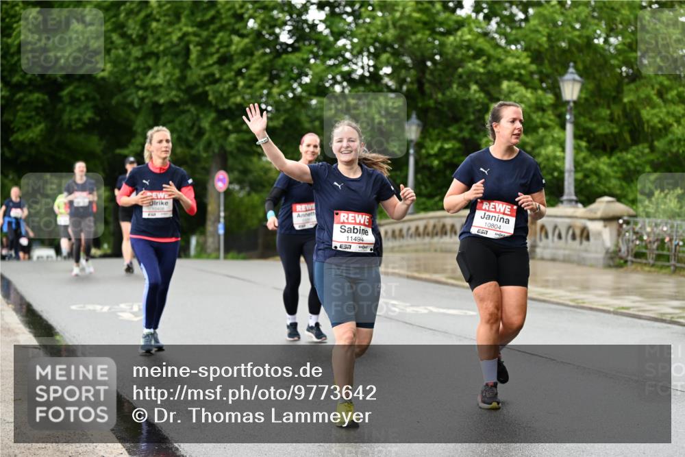 14.06.2026 - REWE Women's Run Dr. Thomas Lammeyer http://msf.ph/oto/9773642 14.06.2026 09:53:01 Laufen 10408, 11494, 10804 meine-sportfotos.de