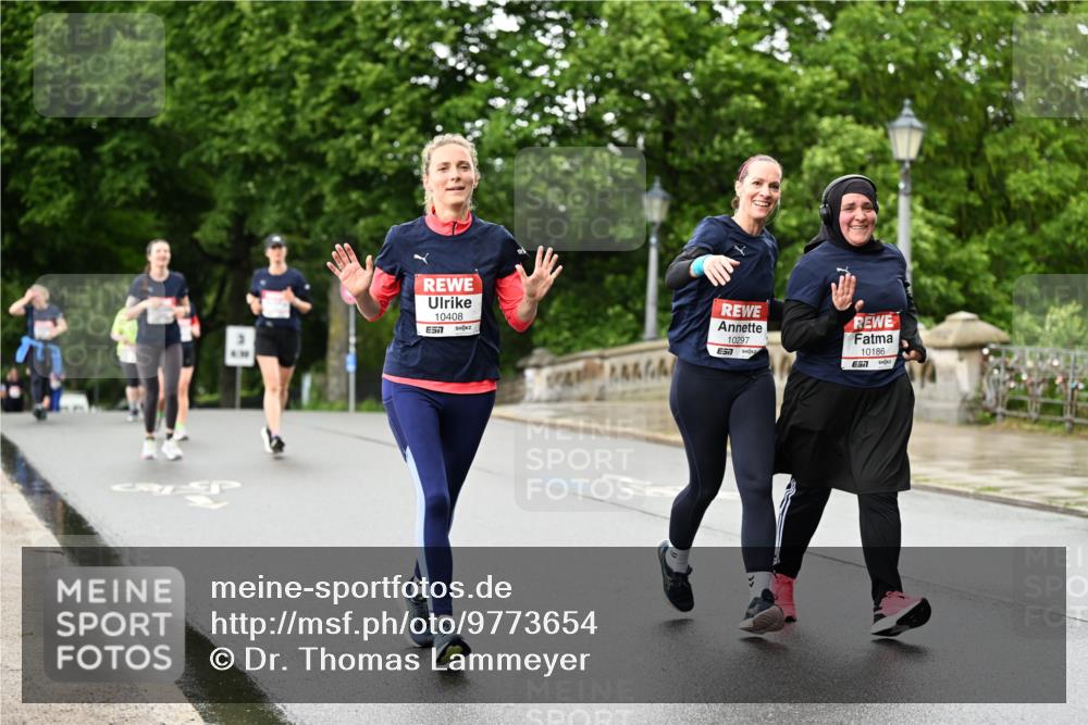 14.06.2026 - REWE Women's Run Dr. Thomas Lammeyer http://msf.ph/oto/9773654 14.06.2026 09:53:03 Laufen 10408, 7, 10297, 7, 10186, 7 meine-sportfotos.de
