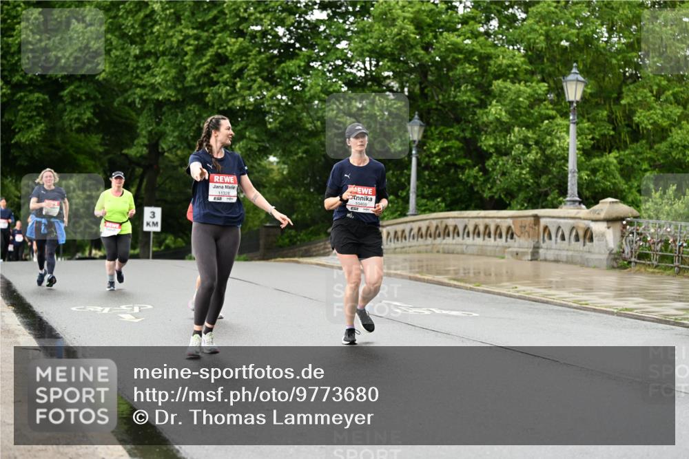 14.06.2026 - REWE Women's Run Dr. Thomas Lammeyer http://msf.ph/oto/9773680 14.06.2026 09:53:06 Laufen 3, 11328, 10468 meine-sportfotos.de