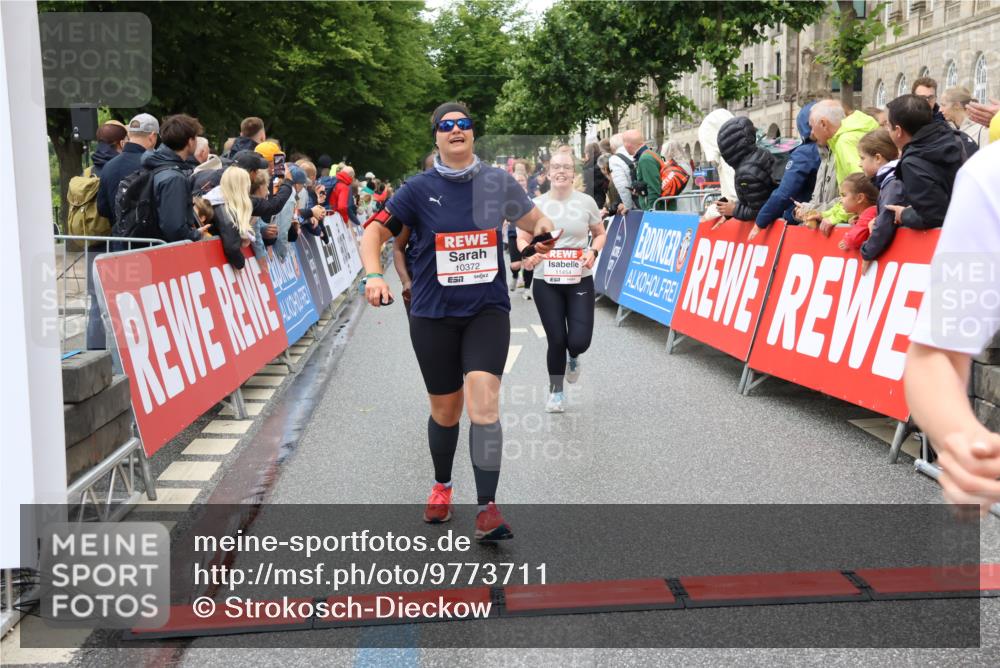 14.06.2026 - REWE Women's Run Strokosch-Dieckow http://msf.ph/oto/9773711 14.06.2026 09:55:40 Ziel 10129, 10231, 10358, 10364, 10372, 10496, 10662, 10699, 10810, 11089, 11300, 11454 meine-sportfotos.de