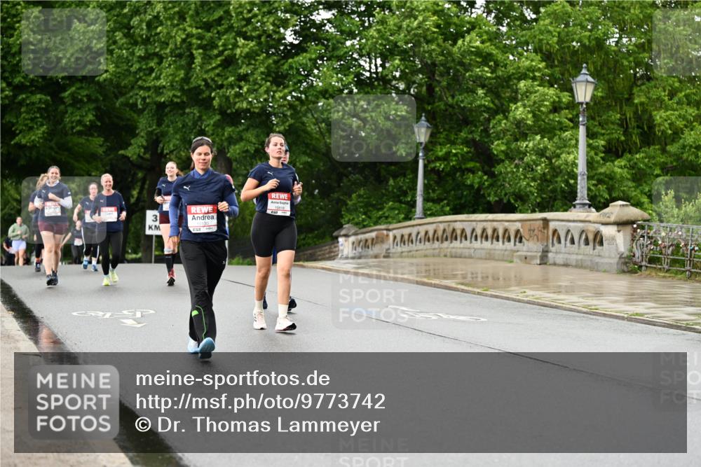 14.06.2026 - REWE Women's Run Dr. Thomas Lammeyer http://msf.ph/oto/9773742 14.06.2026 09:53:19 Laufen 3, 10818 meine-sportfotos.de