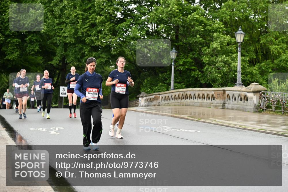 14.06.2026 - REWE Women's Run Dr. Thomas Lammeyer http://msf.ph/oto/9773746 14.06.2026 09:53:19 Laufen 3, 10130 meine-sportfotos.de