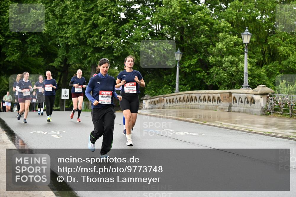 14.06.2026 - REWE Women's Run Dr. Thomas Lammeyer http://msf.ph/oto/9773748 14.06.2026 09:53:19 Laufen 3, 10130, 10818 meine-sportfotos.de