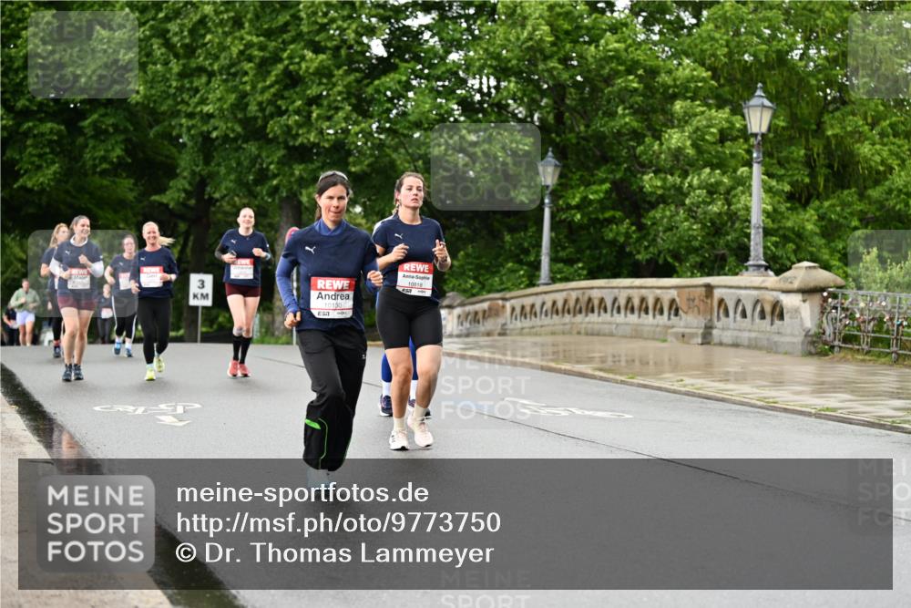 14.06.2026 - REWE Women's Run Dr. Thomas Lammeyer http://msf.ph/oto/9773750 14.06.2026 09:53:19 Laufen 3, 10130, 7, 10818 meine-sportfotos.de