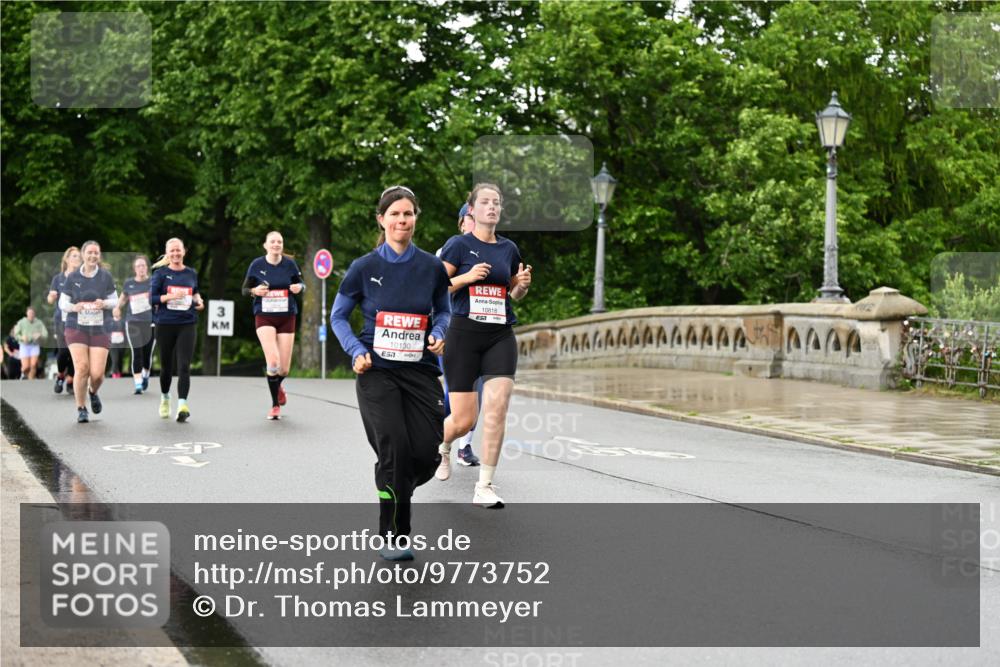 14.06.2026 - REWE Women's Run Dr. Thomas Lammeyer http://msf.ph/oto/9773752 14.06.2026 09:53:20 Laufen 3, 10130, 10818, 651 meine-sportfotos.de