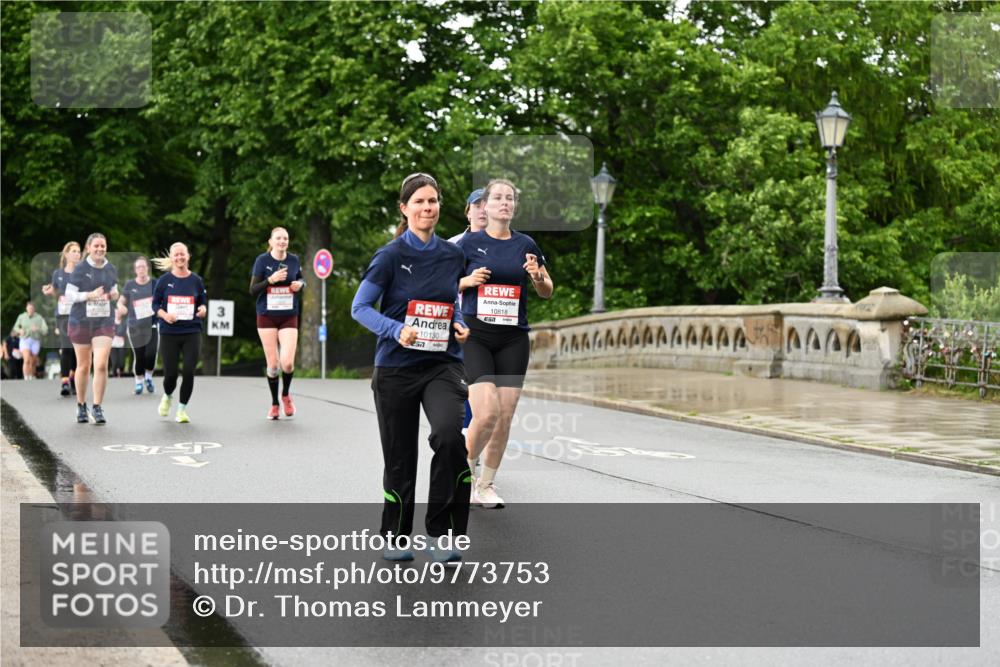 14.06.2026 - REWE Women's Run Dr. Thomas Lammeyer http://msf.ph/oto/9773753 14.06.2026 09:53:20 Laufen 3, 10130, 10818, 57 meine-sportfotos.de