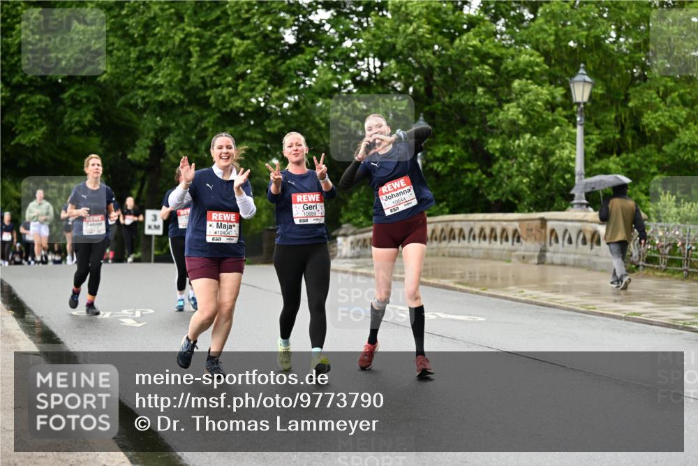 14.06.2026 - REWE Women's Run Dr. Thomas Lammeyer http://msf.ph/oto/9773790 14.06.2026 09:53:24 Laufen 10404, 7, 10689, 10644, 7, 3 meine-sportfotos.de