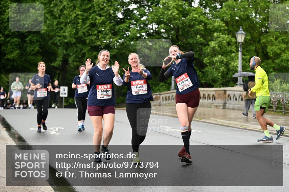 14.06.2026 - REWE Women's Run Dr. Thomas Lammeyer http://msf.ph/oto/9773794 14.06.2026 09:53:24 Laufen 10404, 10689, 651, 10644 meine-sportfotos.de