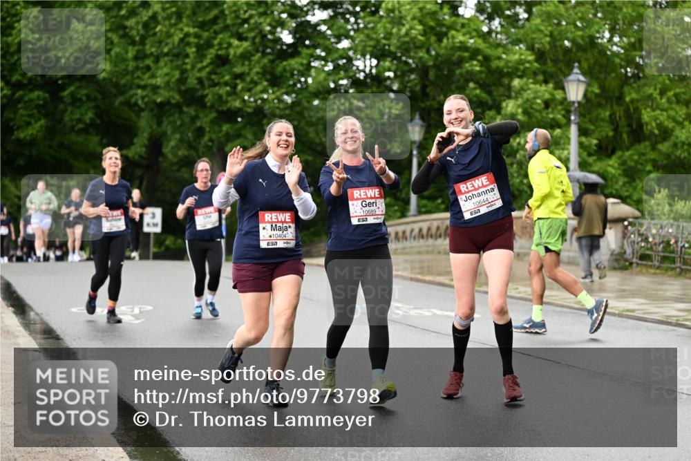 14.06.2026 - REWE Women's Run Dr. Thomas Lammeyer http://msf.ph/oto/9773798 14.06.2026 09:53:25 Laufen 10404, 10689, 7, 10644, 7 meine-sportfotos.de