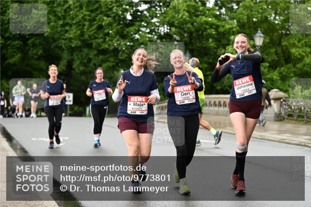 14.06.2026 - REWE Women's Run Dr. Thomas Lammeyer http://msf.ph/oto/9773801 14.06.2026 09:53:25 Laufen 10404, 10689, 10644, 657 meine-sportfotos.de