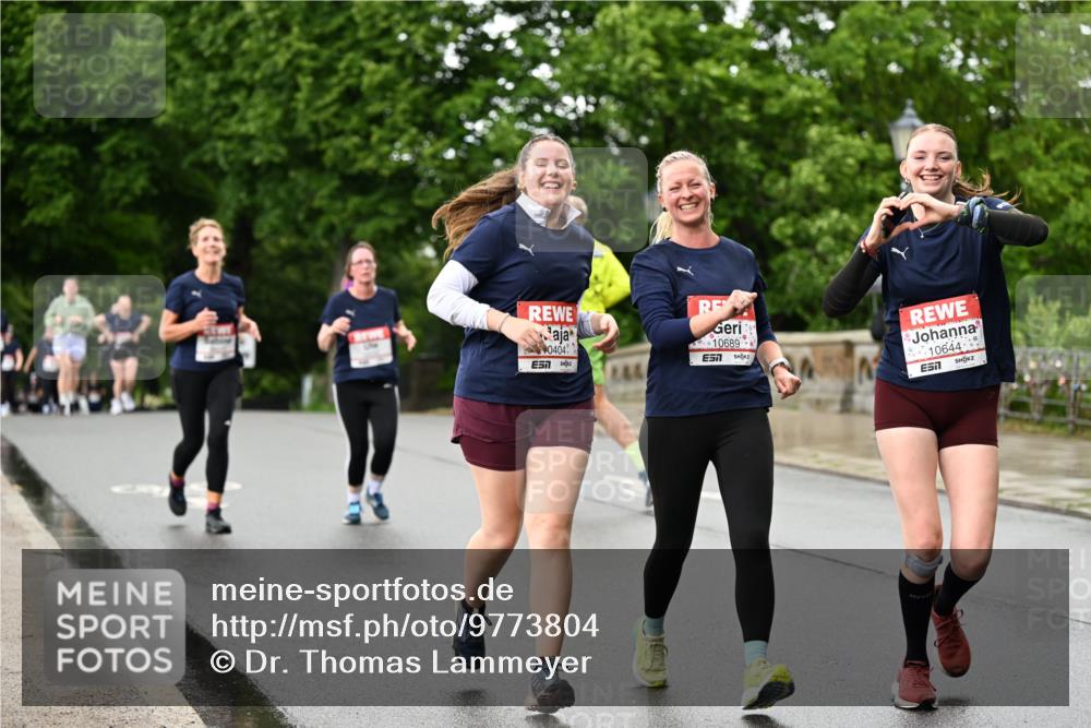 14.06.2026 - REWE Women's Run Dr. Thomas Lammeyer http://msf.ph/oto/9773804 14.06.2026 09:53:25 Laufen 0404, 57, 10689, 7, 10644, 7 meine-sportfotos.de
