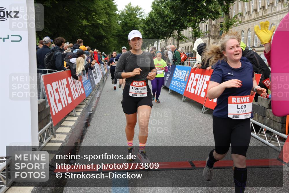 14.06.2026 - REWE Women's Run Strokosch-Dieckow http://msf.ph/oto/9773809 14.06.2026 09:55:44 Ziel 10104, 10119, 10129, 10358, 10364, 10372, 10496, 10600, 10662, 10687, 10699, 10810, 10927, 11089, 11454 meine-sportfotos.de