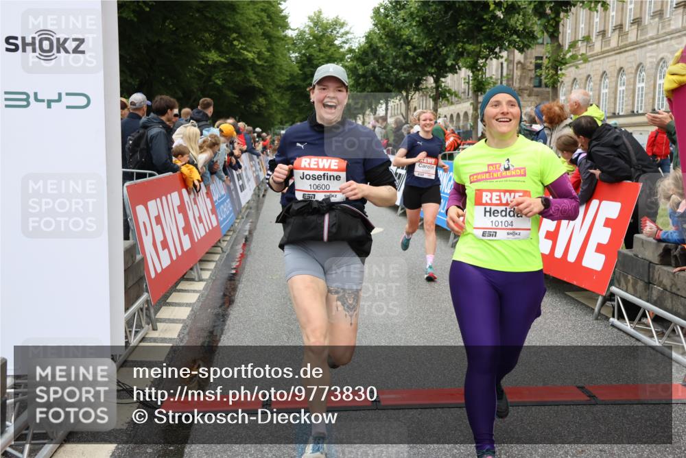 14.06.2026 - REWE Women's Run Strokosch-Dieckow http://msf.ph/oto/9773830 14.06.2026 09:55:46 Ziel 10104, 10119, 10129, 10358, 10364, 10372, 10496, 10600, 10662, 10687, 10699, 10927, 11454 meine-sportfotos.de
