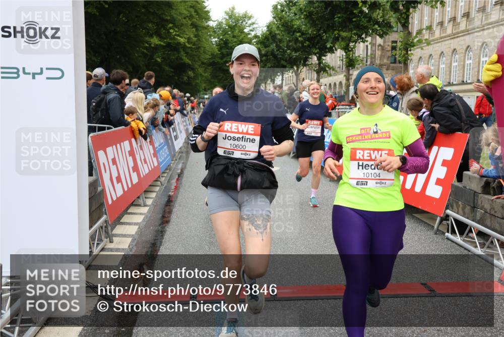 14.06.2026 - REWE Women's Run Strokosch-Dieckow http://msf.ph/oto/9773846 14.06.2026 09:55:46 Ziel 10104, 10119, 10129, 10358, 10364, 10372, 10496, 10600, 10662, 10687, 10699, 10927, 11454 meine-sportfotos.de