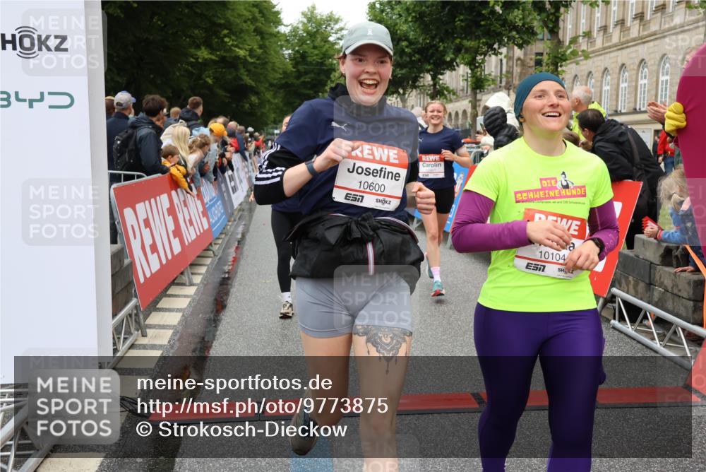 14.06.2026 - REWE Women's Run Strokosch-Dieckow http://msf.ph/oto/9773875 14.06.2026 09:55:46 Ziel 10104, 10119, 10129, 10358, 10364, 10372, 10496, 10600, 10662, 10687, 10699, 10927, 11454 meine-sportfotos.de
