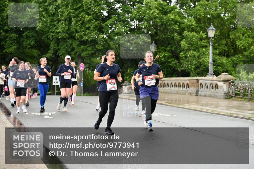 14.06.2026 - REWE Women's Run Dr. Thomas Lammeyer http://msf.ph/oto/9773941 14.06.2026 09:53:47 Laufen 3, 11445, 10596 meine-sportfotos.de