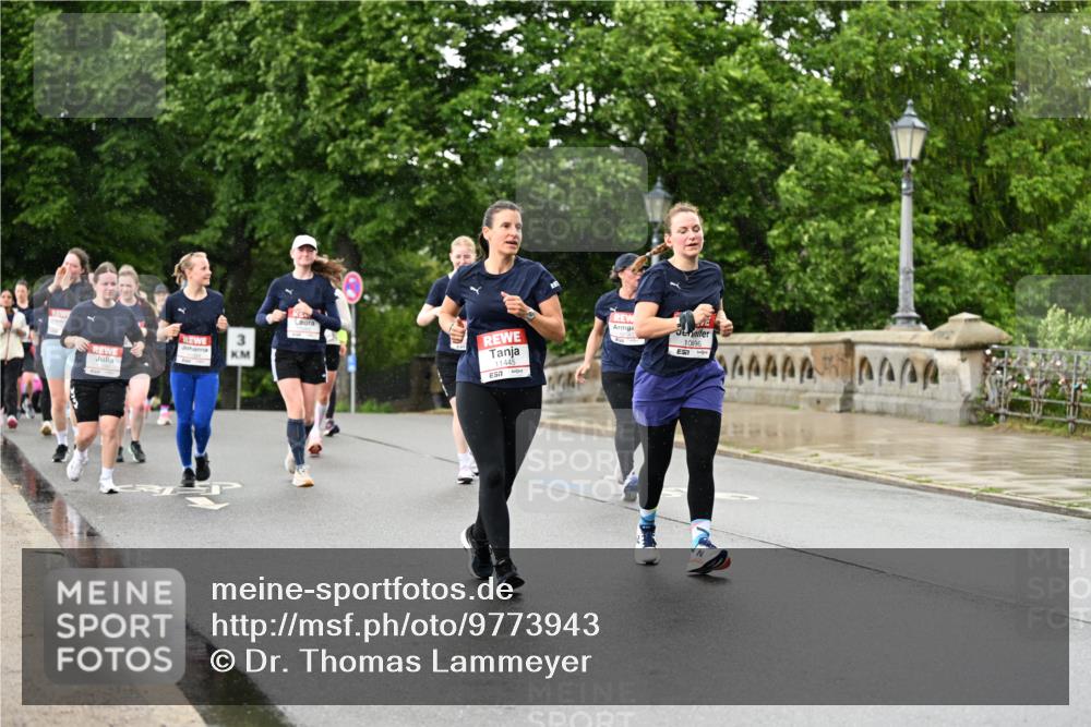 14.06.2026 - REWE Women's Run Dr. Thomas Lammeyer http://msf.ph/oto/9773943 14.06.2026 09:53:47 Laufen 3, 11445, 10696 meine-sportfotos.de