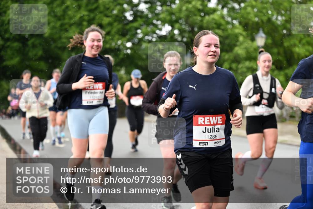 14.06.2026 - REWE Women's Run Dr. Thomas Lammeyer http://msf.ph/oto/9773993 14.06.2026 09:53:53 Laufen 11282, 11286 meine-sportfotos.de