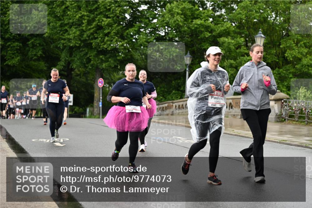 14.06.2026 - REWE Women's Run Dr. Thomas Lammeyer http://msf.ph/oto/9774073 14.06.2026 09:54:03 Laufen 10283, 10452, 7 meine-sportfotos.de