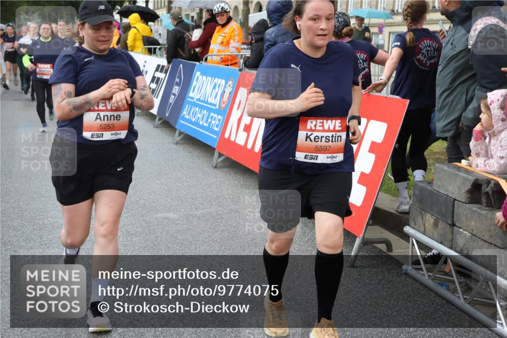 14.06.2026 - REWE Women's Run Strokosch-Dieckow http://msf.ph/oto/9774075 14.06.2026 11:08:26 Ziel 5016, 5019, 5175, 5201, 5206, 5253, 5411, 5478, 5597, 5807, 5875, 5900, 5949 meine-sportfotos.de