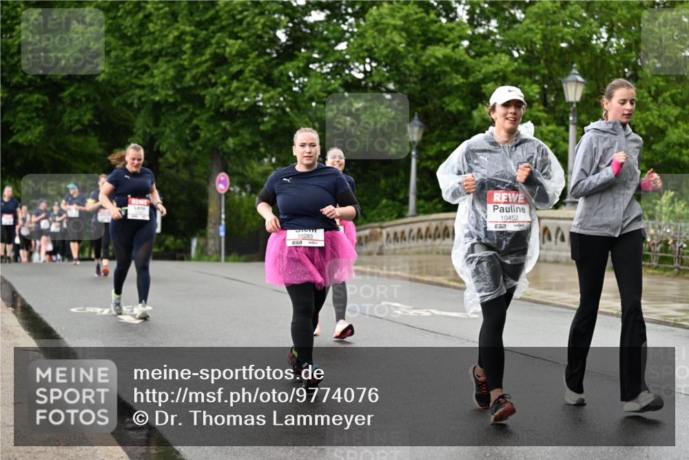 14.06.2026 - REWE Women's Run Dr. Thomas Lammeyer http://msf.ph/oto/9774076 14.06.2026 09:54:03 Laufen 10283, 10452, 7 meine-sportfotos.de