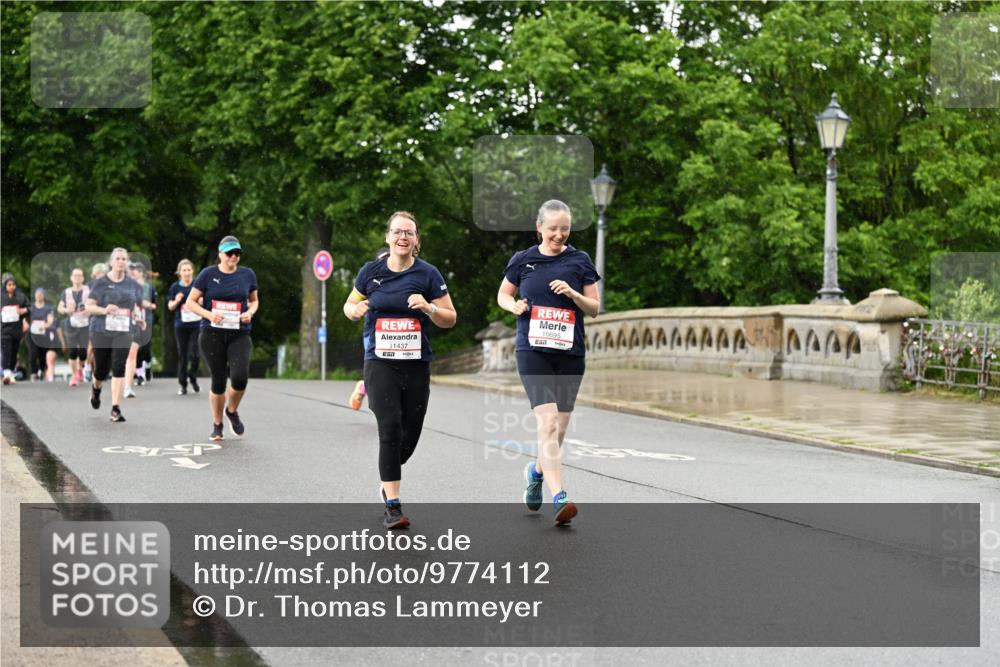 14.06.2026 - REWE Women's Run Dr. Thomas Lammeyer http://msf.ph/oto/9774112 14.06.2026 09:54:09 Laufen 11437, 10695, 57 meine-sportfotos.de