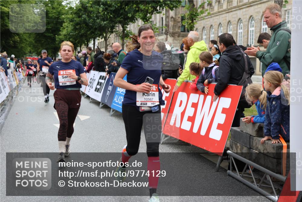 14.06.2026 - REWE Women's Run Strokosch-Dieckow http://msf.ph/oto/9774129 14.06.2026 09:59:49 Ziel 10190, 10264, 10280, 10405, 10542, 10567, 10664, 10850, 11221, 11406 meine-sportfotos.de