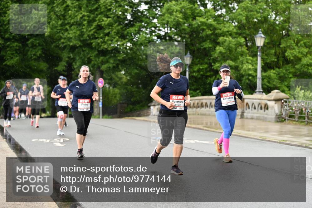 14.06.2026 - REWE Women's Run Dr. Thomas Lammeyer http://msf.ph/oto/9774144 14.06.2026 09:54:12 Laufen 10038, 653, 11362, 10180, 7724 meine-sportfotos.de