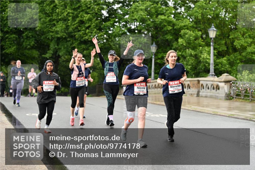 14.06.2026 - REWE Women's Run Dr. Thomas Lammeyer http://msf.ph/oto/9774178 14.06.2026 09:54:16 Laufen 11398, 5, 11195, 10298, 7, 11317, 7 meine-sportfotos.de
