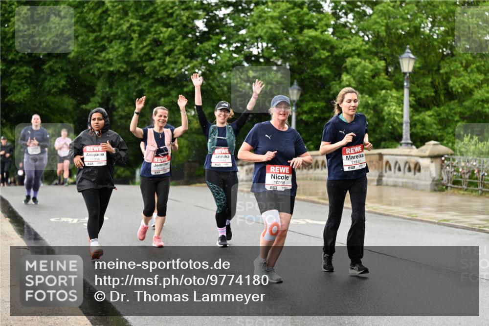 14.06.2026 - REWE Women's Run Dr. Thomas Lammeyer http://msf.ph/oto/9774180 14.06.2026 09:54:16 Laufen 11398, 57, 10298, 7, 11317, 57 meine-sportfotos.de
