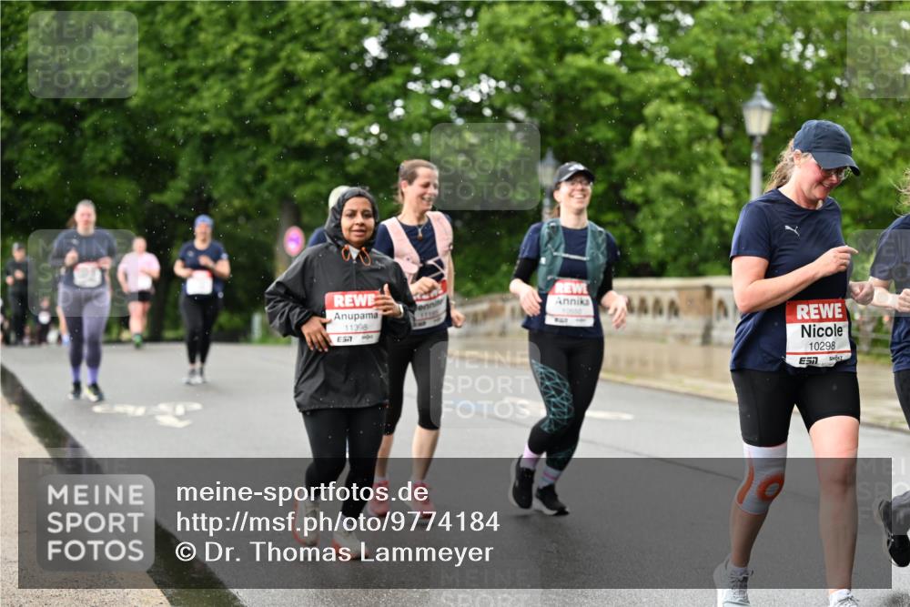 14.06.2026 - REWE Women's Run Dr. Thomas Lammeyer http://msf.ph/oto/9774184 14.06.2026 09:54:18 Laufen 11398, 10298, 7 meine-sportfotos.de