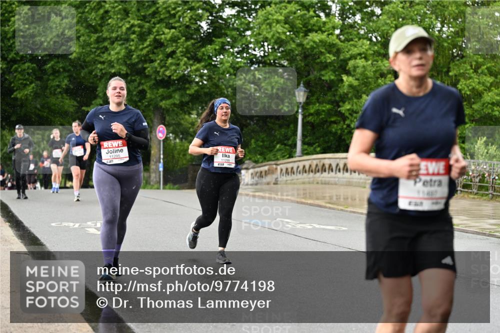 14.06.2026 - REWE Women's Run Dr. Thomas Lammeyer http://msf.ph/oto/9774198 14.06.2026 09:54:21 Laufen 11295, 11299 meine-sportfotos.de