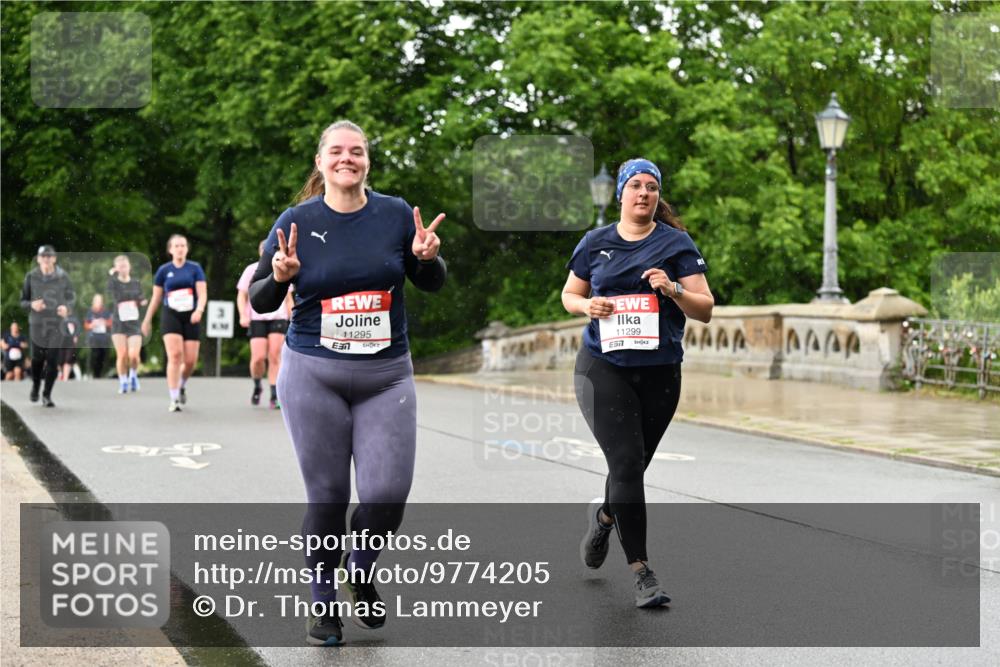 14.06.2026 - REWE Women's Run Dr. Thomas Lammeyer http://msf.ph/oto/9774205 14.06.2026 09:54:22 Laufen 11295, 11299, 57 meine-sportfotos.de