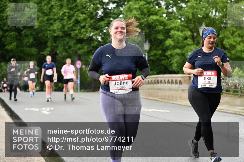14.06.2026 - REWE Women's Run Dr. Thomas Lammeyer http://msf.ph/oto/9774211 14.06.2026 09:54:23 Laufen 11295, 37, 11299 meine-sportfotos.de