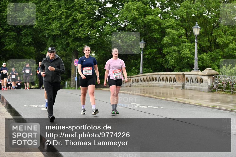 14.06.2026 - REWE Women's Run Dr. Thomas Lammeyer http://msf.ph/oto/9774226 14.06.2026 09:54:27 Laufen 10040 meine-sportfotos.de