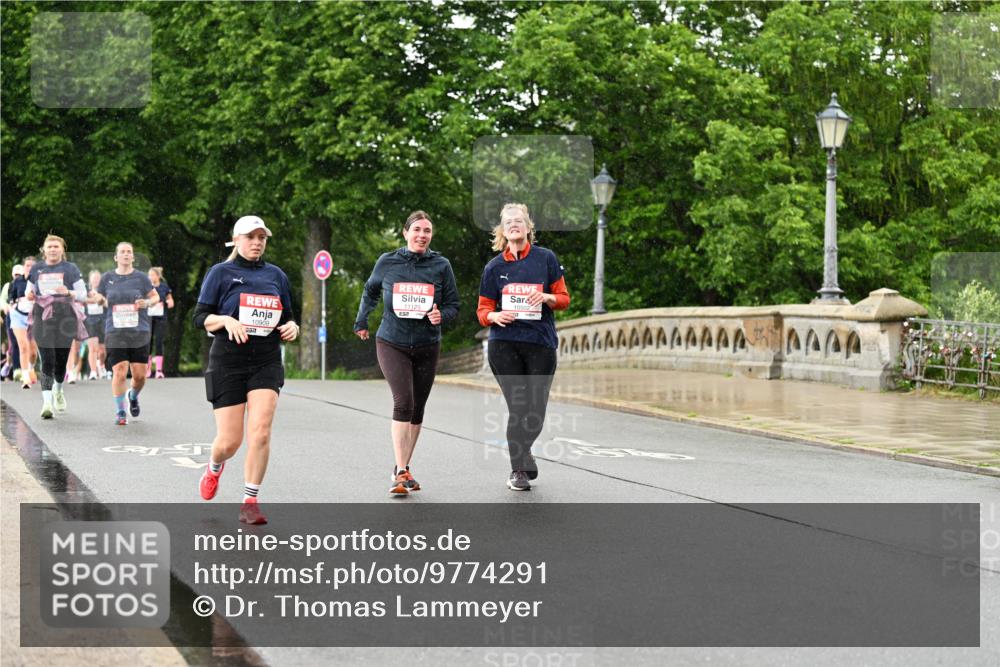 14.06.2026 - REWE Women's Run Dr. Thomas Lammeyer http://msf.ph/oto/9774291 14.06.2026 09:54:35 Laufen 10909, 557, 11125, 10502 meine-sportfotos.de