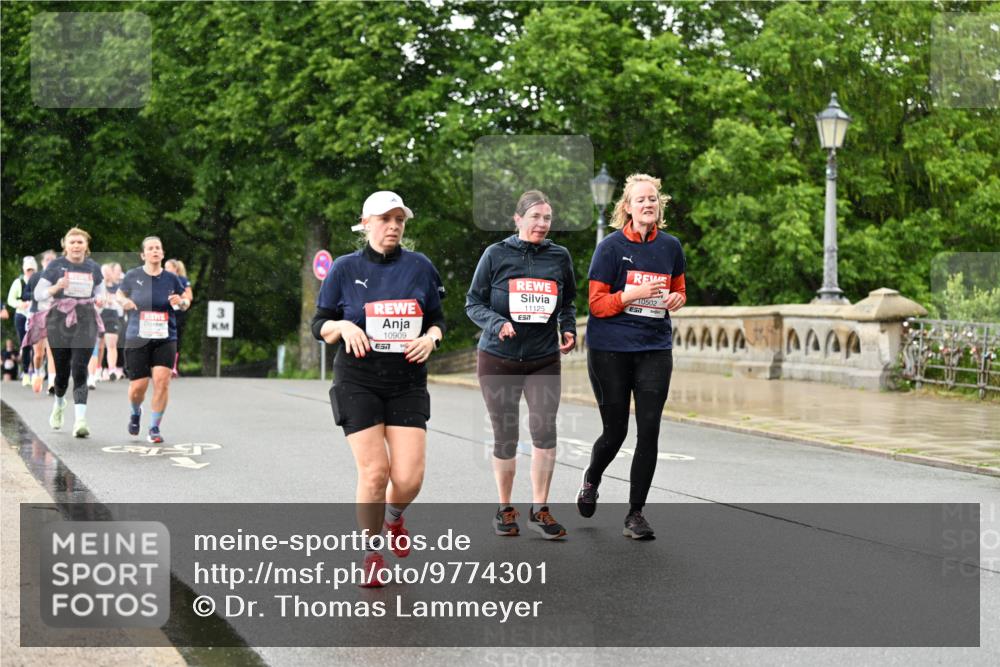 14.06.2026 - REWE Women's Run Dr. Thomas Lammeyer http://msf.ph/oto/9774301 14.06.2026 09:54:36 Laufen 3, 10909, 7, 11125, 57, 10502 meine-sportfotos.de