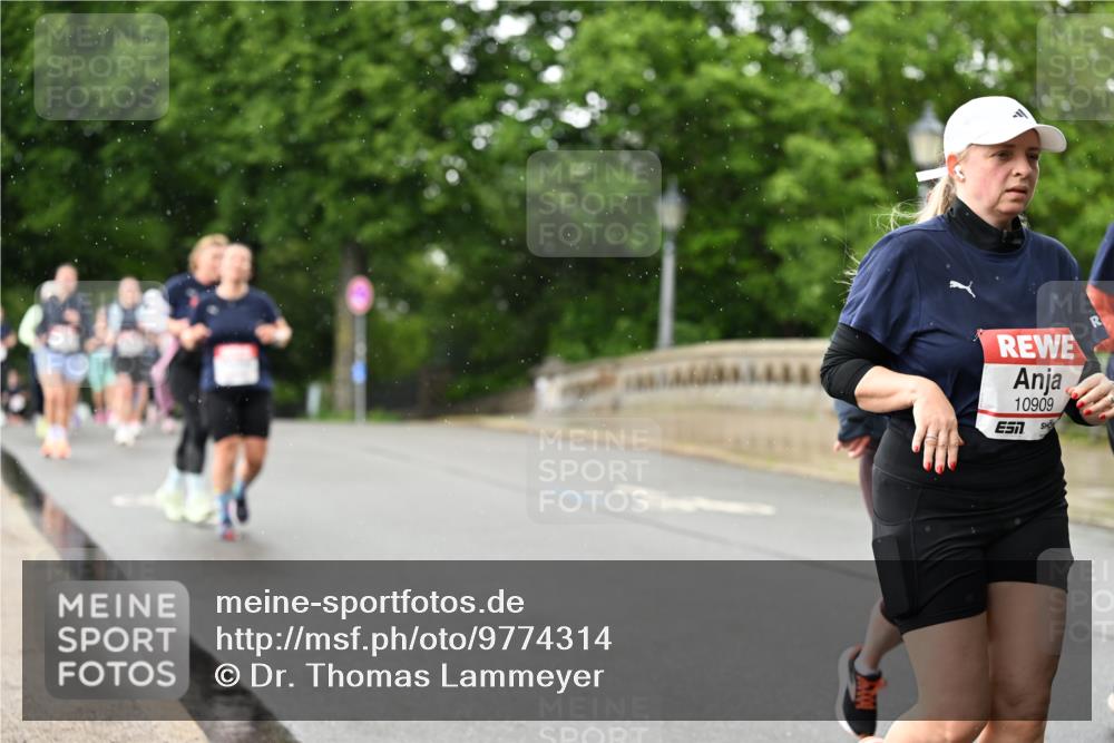 14.06.2026 - REWE Women's Run Dr. Thomas Lammeyer http://msf.ph/oto/9774314 14.06.2026 09:54:38 Laufen 10909 meine-sportfotos.de