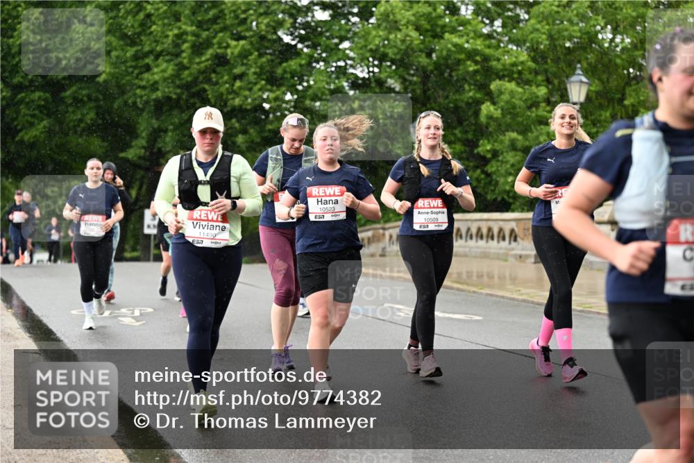 14.06.2026 - REWE Women's Run Dr. Thomas Lammeyer http://msf.ph/oto/9774382 14.06.2026 09:54:47 Laufen 11490, 7, 10523, 10509 meine-sportfotos.de