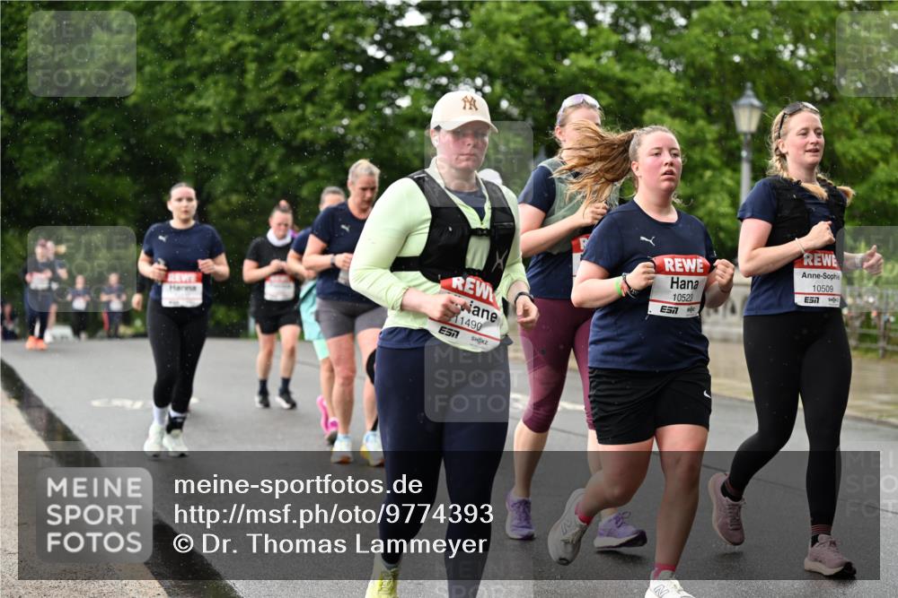 14.06.2026 - REWE Women's Run Dr. Thomas Lammeyer http://msf.ph/oto/9774393 14.06.2026 09:54:48 Laufen 11490, 7, 10523, 7, 10509, 7 meine-sportfotos.de