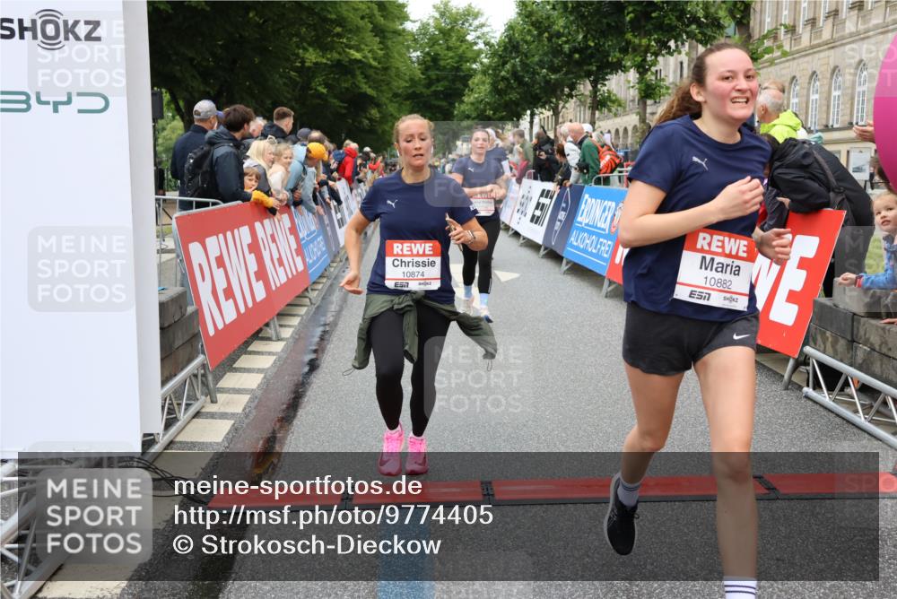 14.06.2026 - REWE Women's Run Strokosch-Dieckow http://msf.ph/oto/9774405 14.06.2026 09:55:57 Ziel 10285, 10546, 10623, 10745, 10796, 10874, 10882, 11409 meine-sportfotos.de