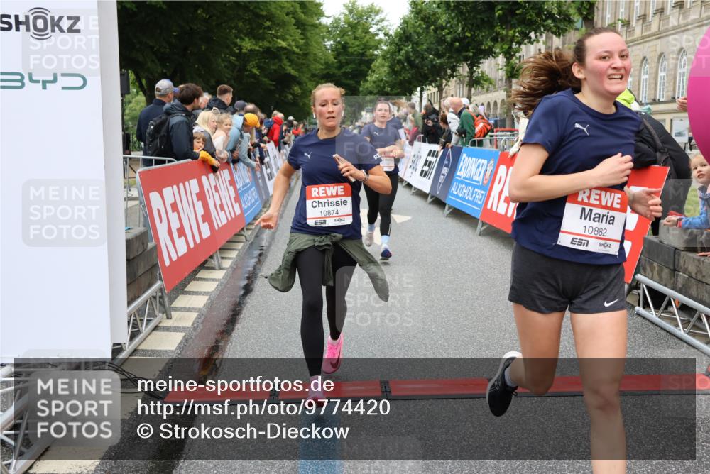 14.06.2026 - REWE Women's Run Strokosch-Dieckow http://msf.ph/oto/9774420 14.06.2026 09:55:57 Ziel 10285, 10546, 10623, 10745, 10796, 10874, 10882, 11409 meine-sportfotos.de
