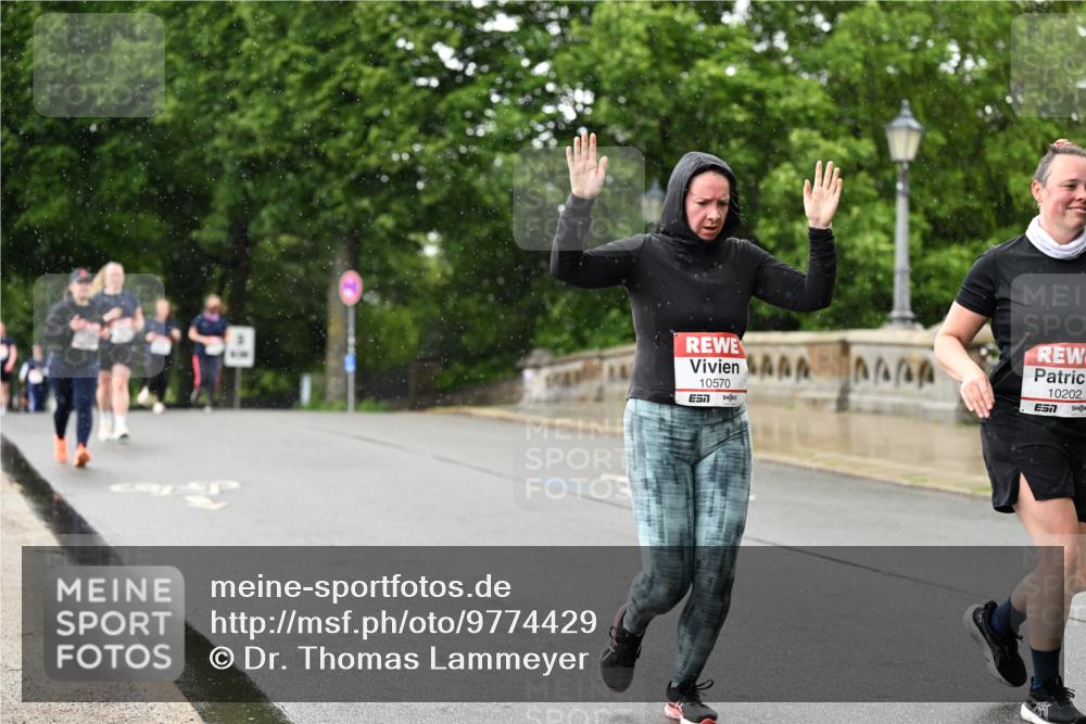 14.06.2026 - REWE Women's Run Dr. Thomas Lammeyer http://msf.ph/oto/9774429 14.06.2026 09:54:52 Laufen 10570, 10202, 7 meine-sportfotos.de